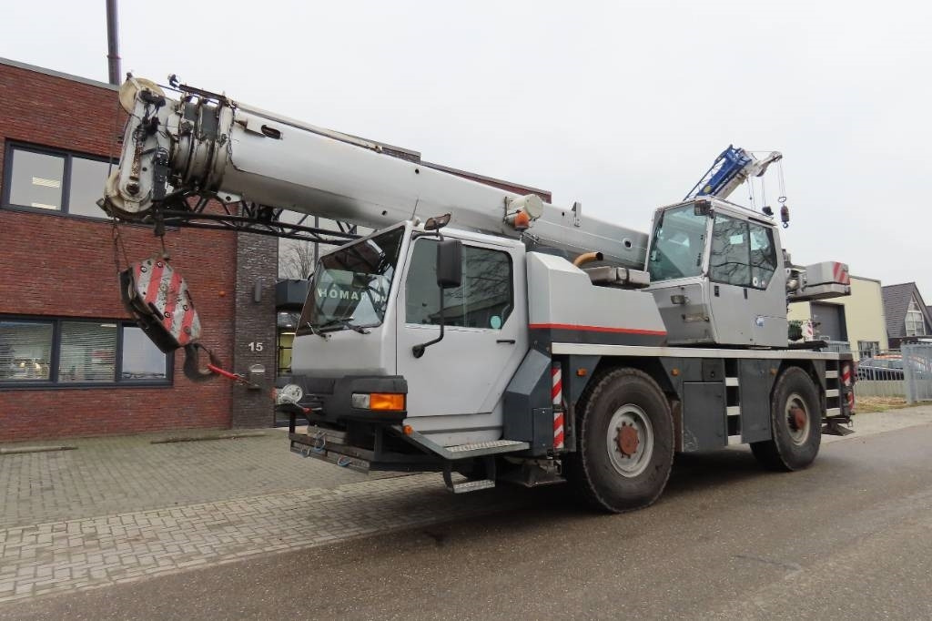 Liebherr LTM 1030/2 - עגורן לכל שטח: תמונה 1 Liebherr LTM 1030/2 - עגורן לכל שטח: תמונה 1