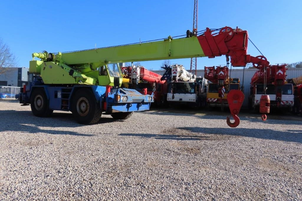 Tadano TR 250 E - עגורן נייד: תמונה 1 Tadano TR 250 E - עגורן נייד: תמונה 1
