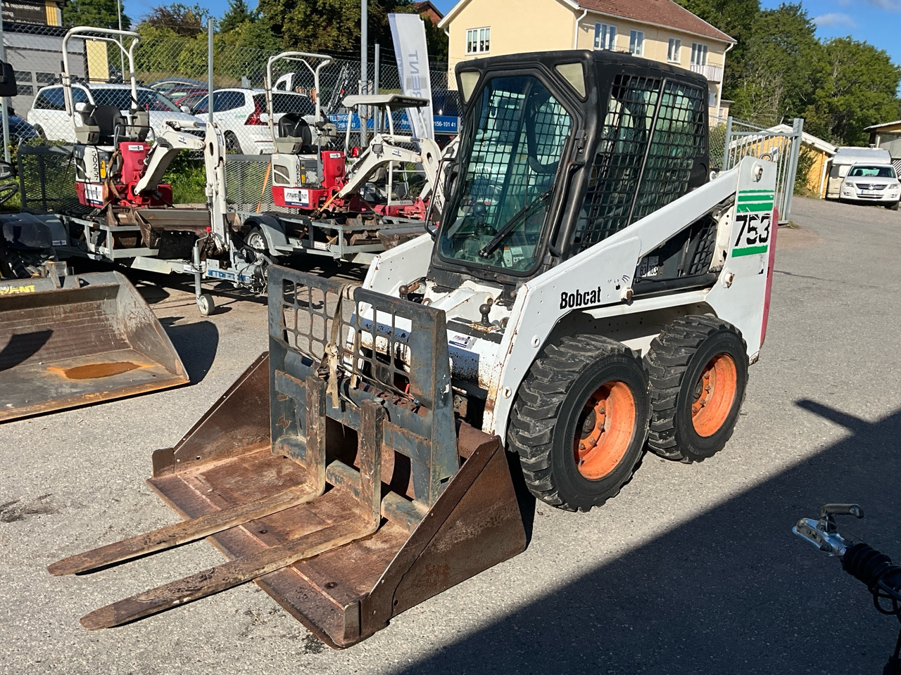 Bobcat 753 - מעמיס גלגלים: תמונה 1 Bobcat 753 - מעמיס גלגלים: תמונה 1