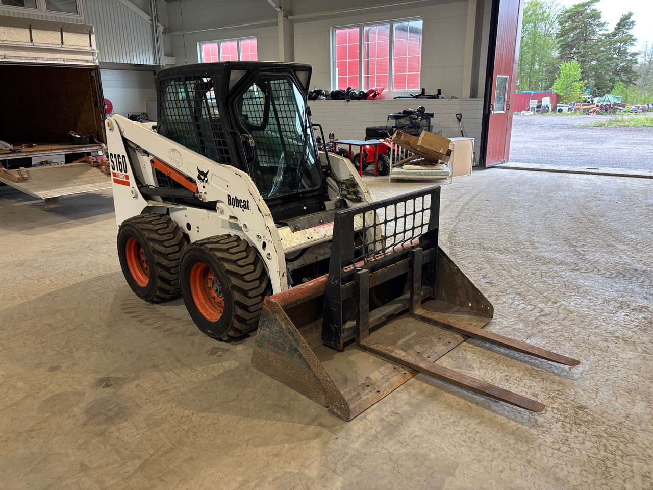 Bobcat S160 - מעמיס גלגלים: תמונה 1 Bobcat S160 - מעמיס גלגלים: תמונה 1