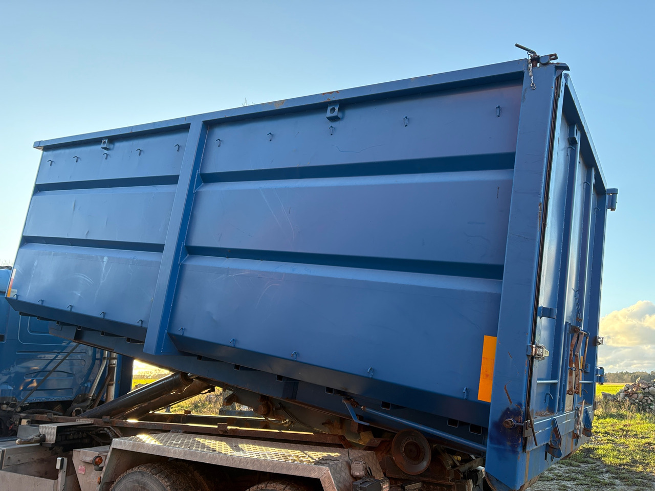 Dinacon 20m3 - מכולת גלגול: תמונה 1 Dinacon 20m3 - מכולת גלגול: תמונה 1