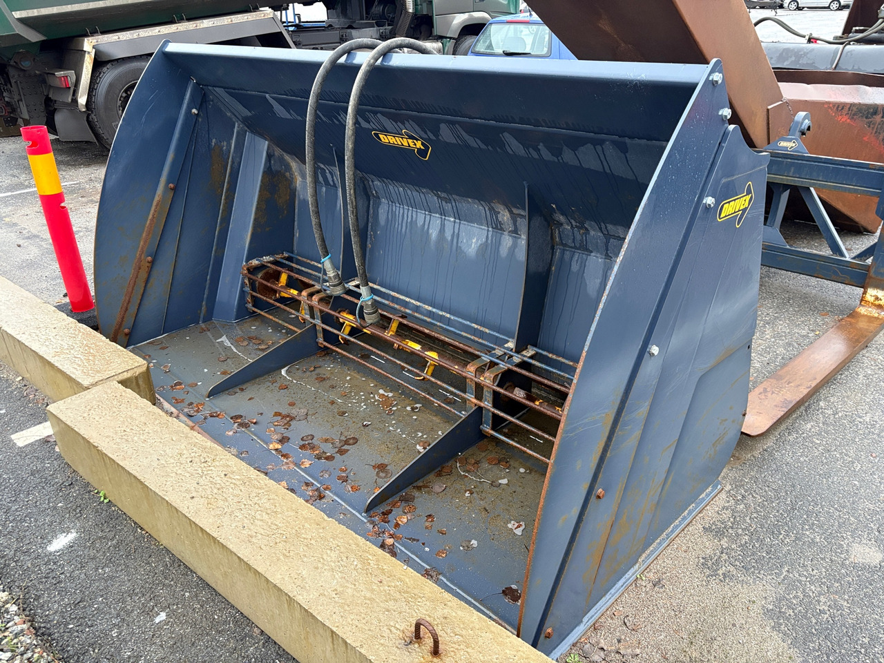 Drivex SS25-BM - מפזר חול/ מלח: תמונה 1 Drivex SS25-BM - מפזר חול/ מלח: תמונה 1