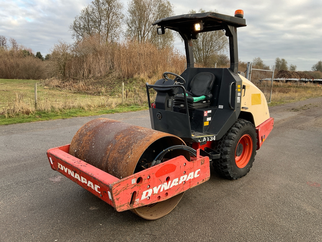 Dynapac CA134D - מדחס: תמונה 1 Dynapac CA134D - מדחס: תמונה 1