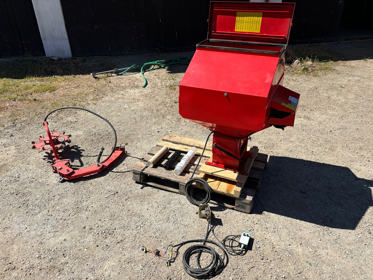 Einböck Pneumaticbox 150-800 - ציוד זריעה: תמונה 1 Einböck Pneumaticbox 150-800 - ציוד זריעה: תמונה 1