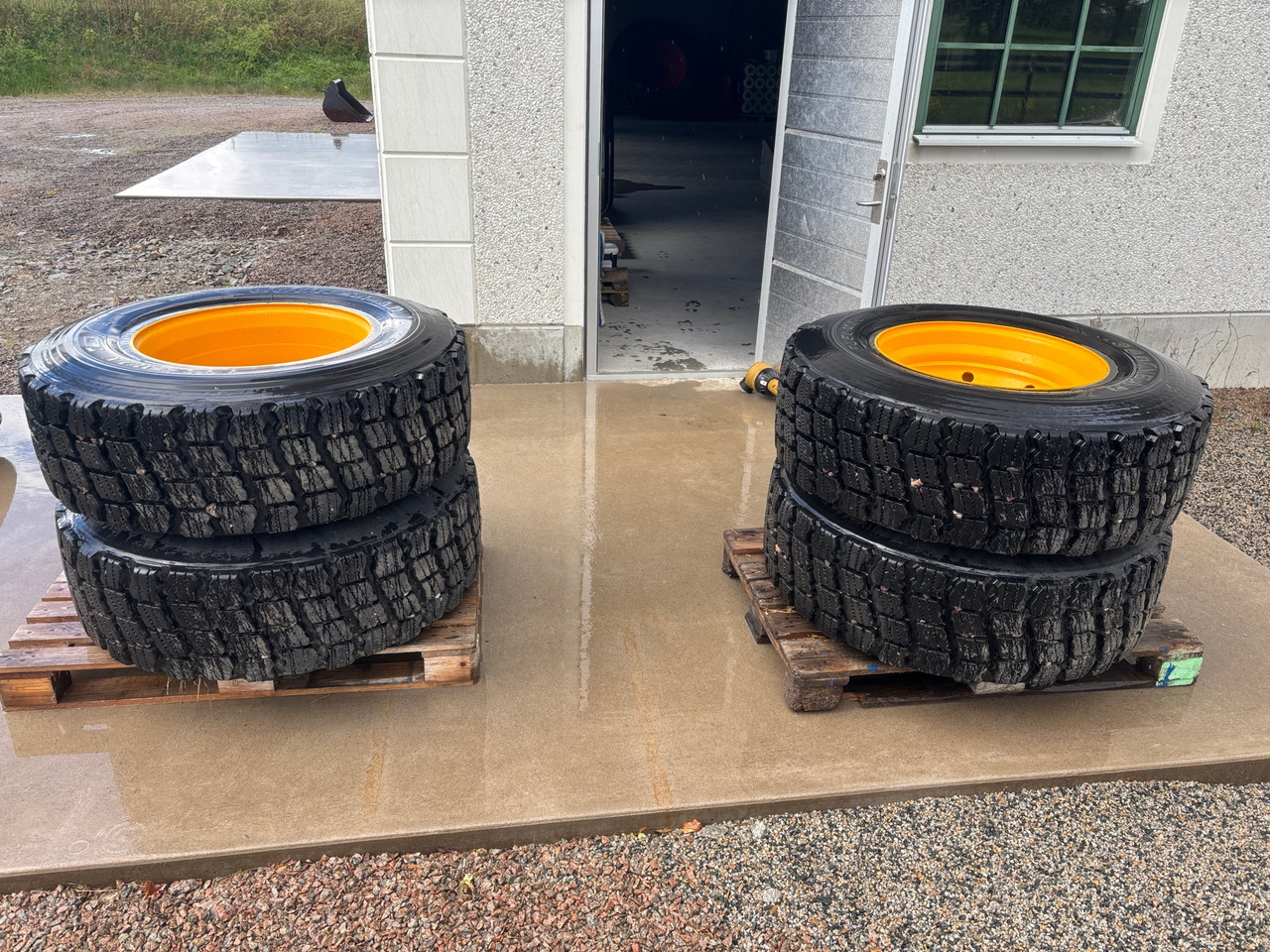Goodyear Fuelmax - צמיג עבור מכונת בנייה: תמונה 1 Goodyear Fuelmax - צמיג עבור מכונת בנייה: תמונה 1