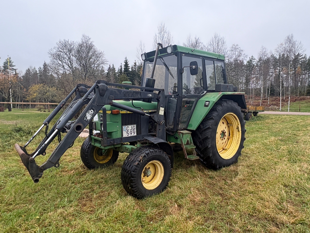 John Deere 2130 - טרקטור חקלאי: תמונה 1 John Deere 2130 - טרקטור חקלאי: תמונה 1