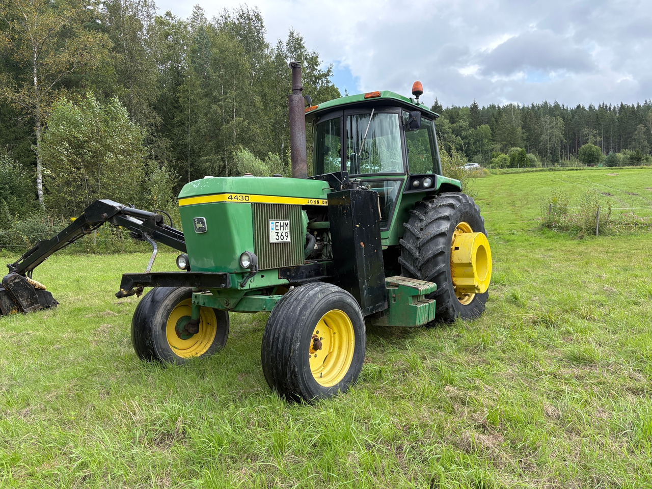 John Deere 4430 - טרקטור חקלאי: תמונה 1 John Deere 4430 - טרקטור חקלאי: תמונה 1