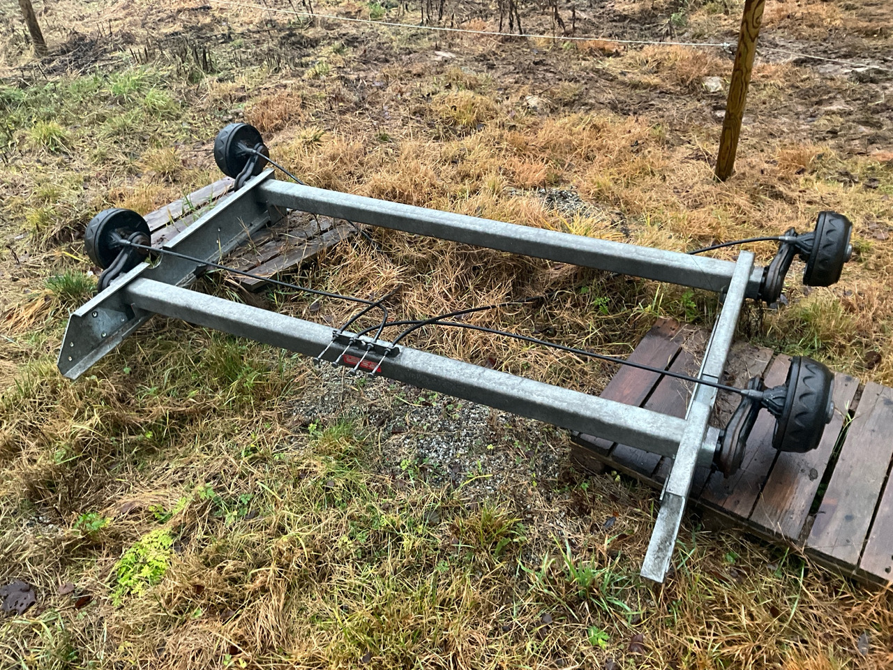 Knott VGDB25M - סרן וחלקים עבור משאית: תמונה 1 Knott VGDB25M - סרן וחלקים עבור משאית: תמונה 1