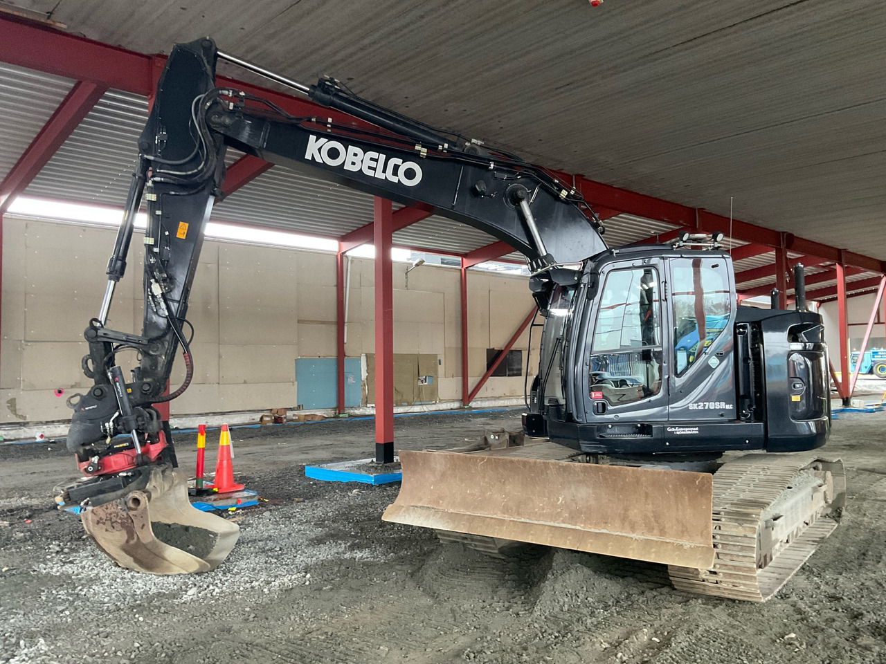 Kobelco SK270SR NLC - מחפר: תמונה 1 Kobelco SK270SR NLC - מחפר: תמונה 1