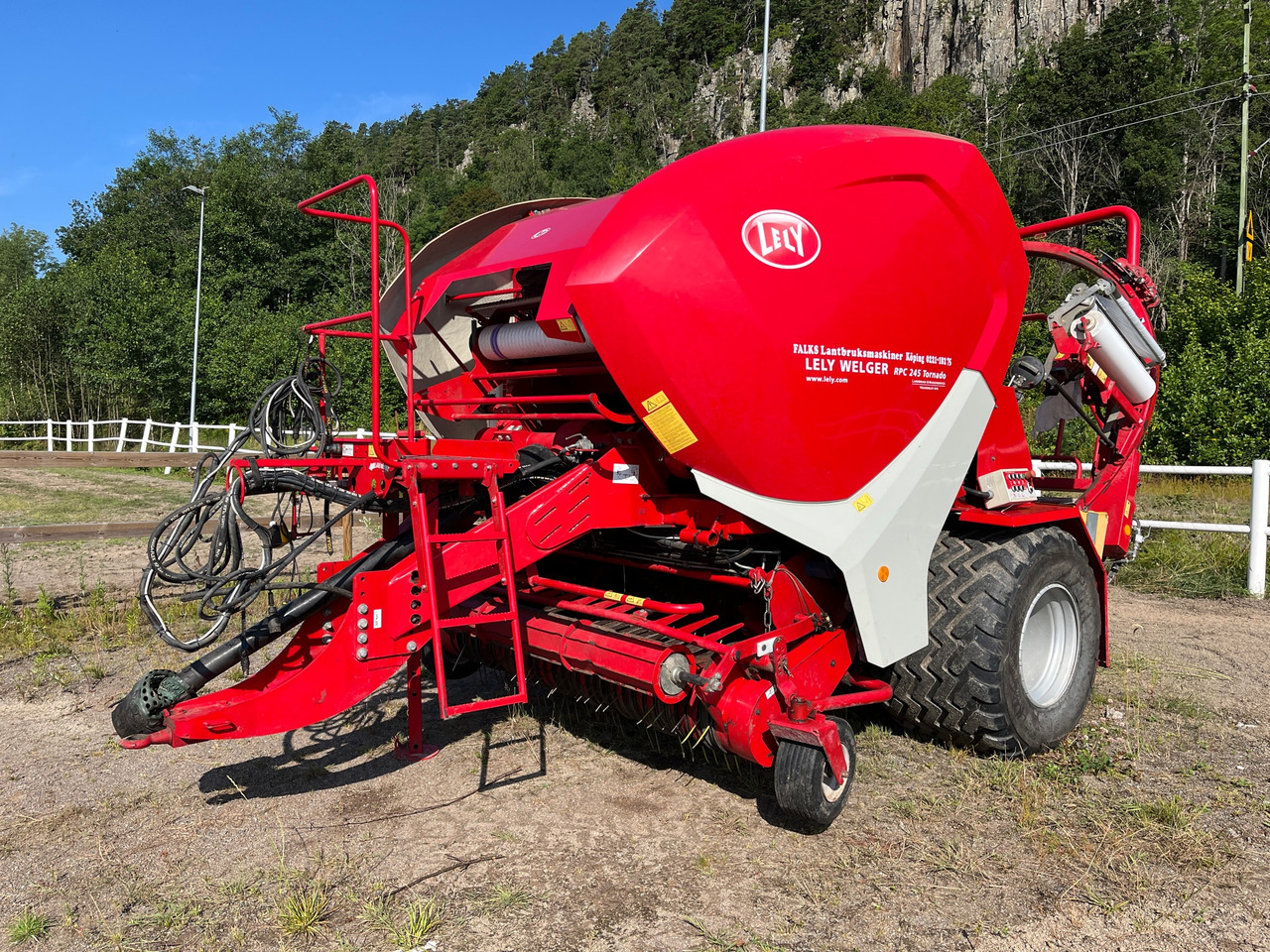 Lely Welger RPC 245 Tornado - מכונת צרור עגולה: תמונה 1 Lely Welger RPC 245 Tornado - מכונת צרור עגולה: תמונה 1