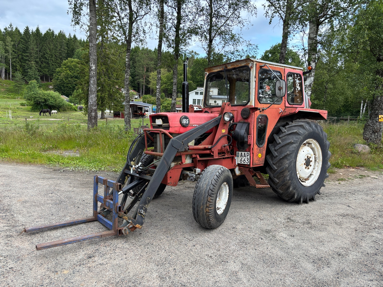 Massey Ferguson 165 - טרקטור חקלאי: תמונה 1 Massey Ferguson 165 - טרקטור חקלאי: תמונה 1