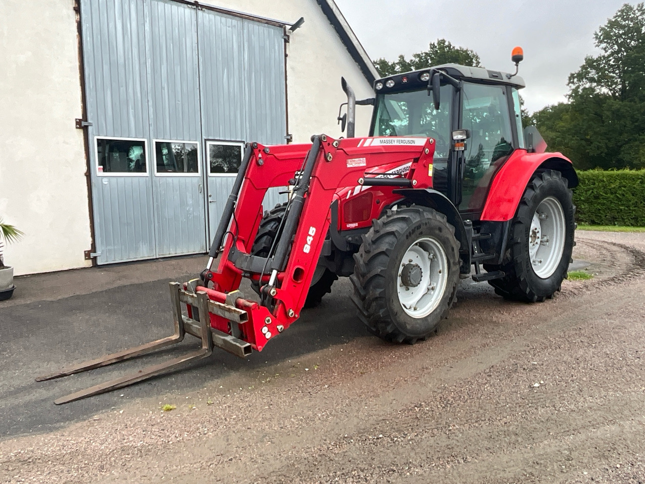 Massey Ferguson 5455 - טרקטור חקלאי: תמונה 1 Massey Ferguson 5455 - טרקטור חקלאי: תמונה 1