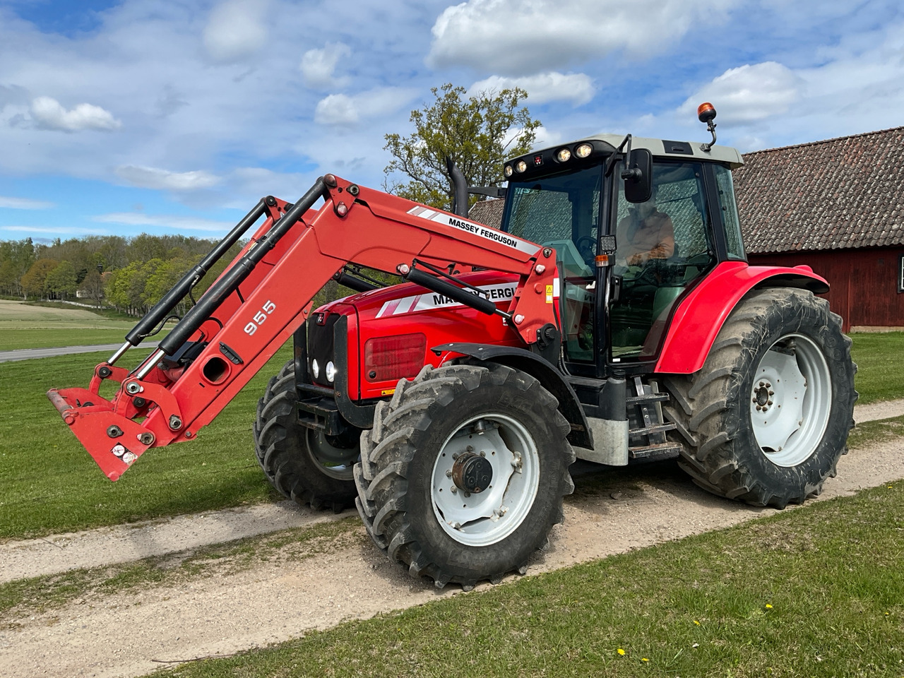 Massey Ferguson 5465 - טרקטור חקלאי: תמונה 1 Massey Ferguson 5465 - טרקטור חקלאי: תמונה 1