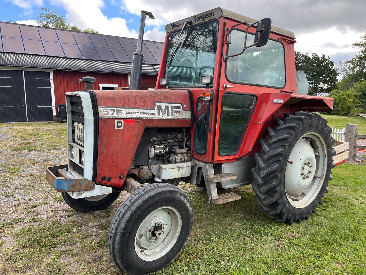 Massey Ferguson 575 - טרקטור חקלאי: תמונה 1 Massey Ferguson 575 - טרקטור חקלאי: תמונה 1