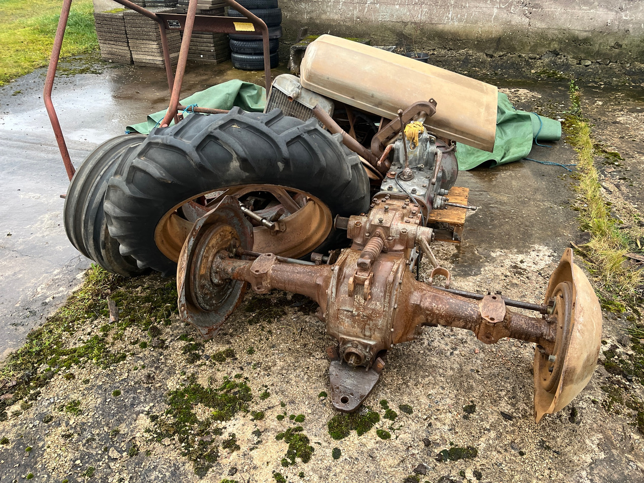 Massey Ferguson Grålle TEA-20 - טרקטור חקלאי: תמונה 1 Massey Ferguson Grålle TEA-20 - טרקטור חקלאי: תמונה 1