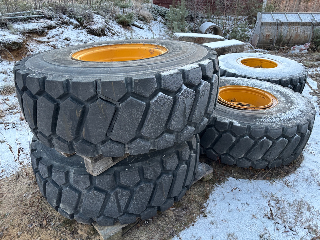 Michelin - צמיג עבור מכונת בנייה: תמונה 1 Michelin - צמיג עבור מכונת בנייה: תמונה 1