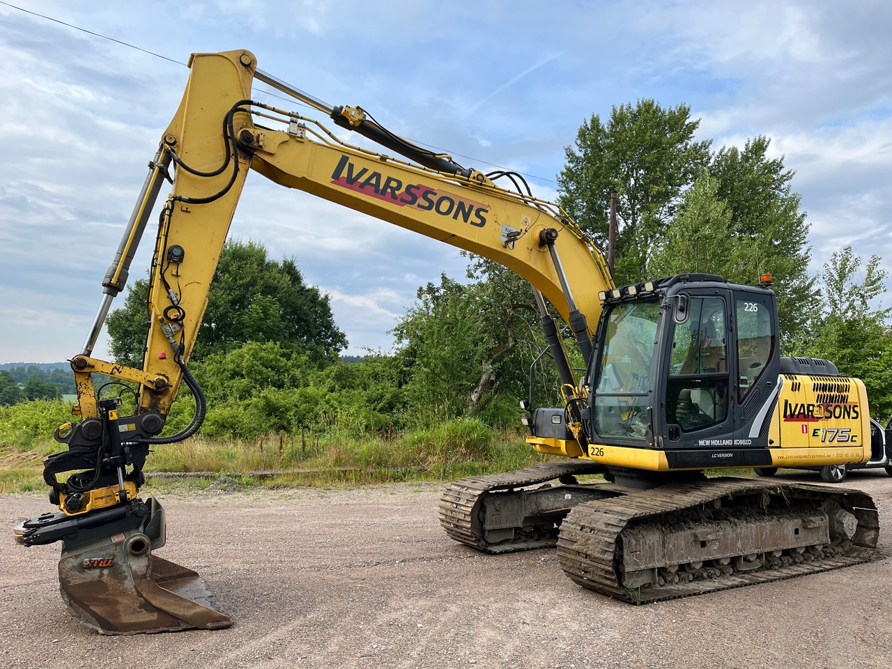 New Holland Kobelco E175C - מחפר: תמונה 1 New Holland Kobelco E175C - מחפר: תמונה 1