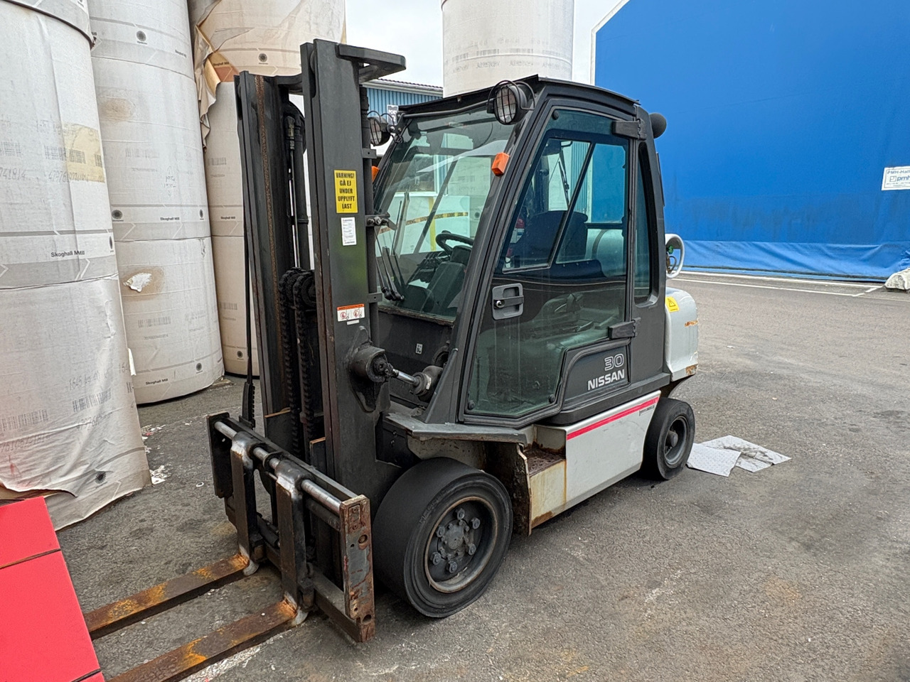 Nissan 30 - ציוד לטיפול בחומרים: תמונה 1 Nissan 30 - ציוד לטיפול בחומרים: תמונה 1