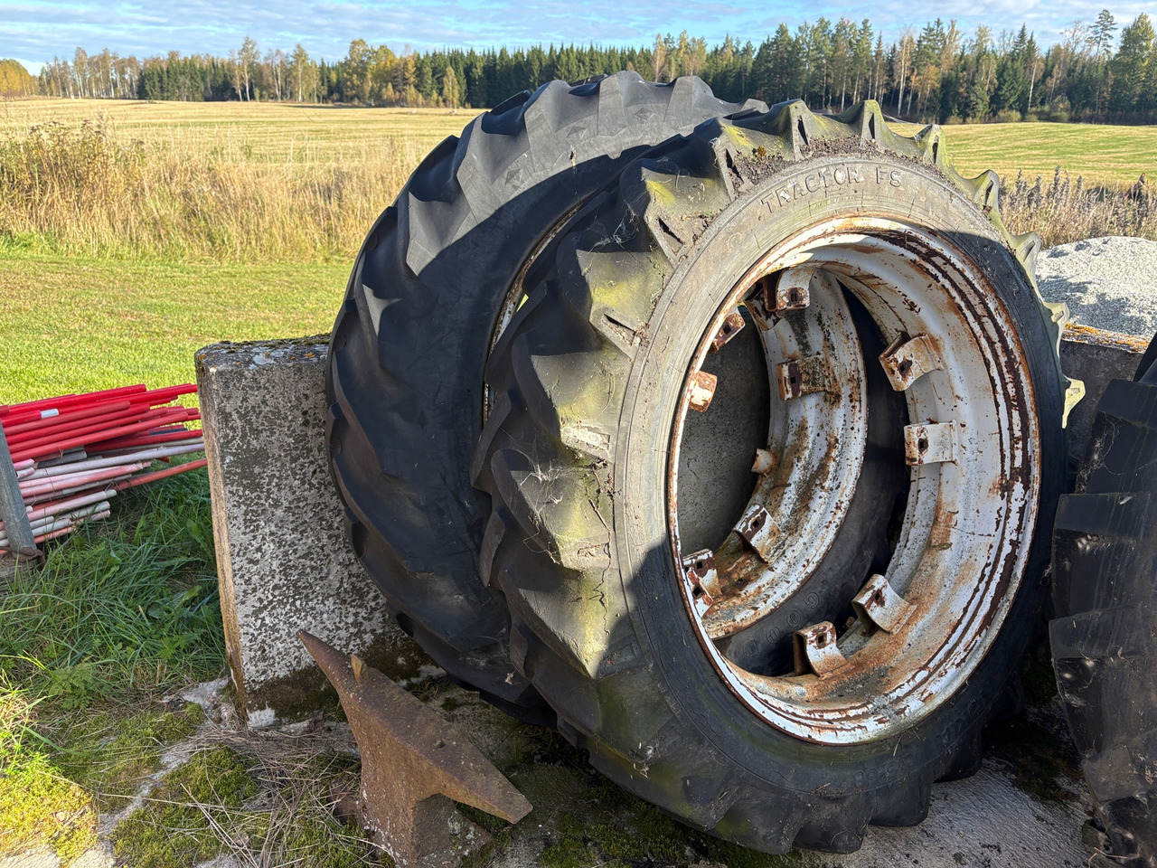 Nokian/ Goodyear - צמיג עבור מכונת בנייה: תמונה 1 Nokian/ Goodyear - צמיג עבור מכונת בנייה: תמונה 1