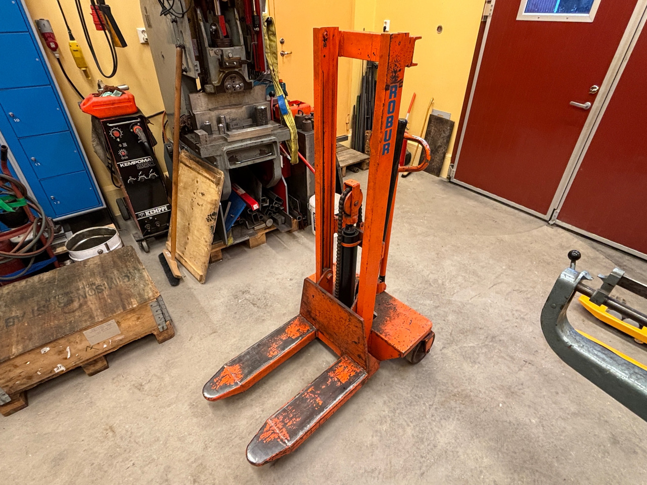 Robur - ציוד לטיפול בחומרים: תמונה 1 Robur - ציוד לטיפול בחומרים: תמונה 1