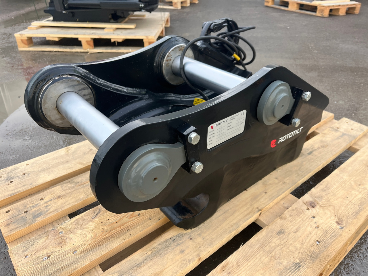 Rototilt - ציוד בנייה: תמונה 1 Rototilt - ציוד בנייה: תמונה 1
