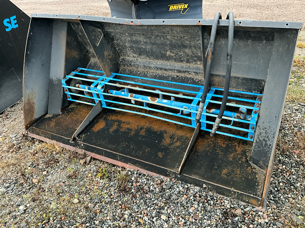 SE 2185mm - מפזר חול/ מלח: תמונה 1 SE 2185mm - מפזר חול/ מלח: תמונה 1