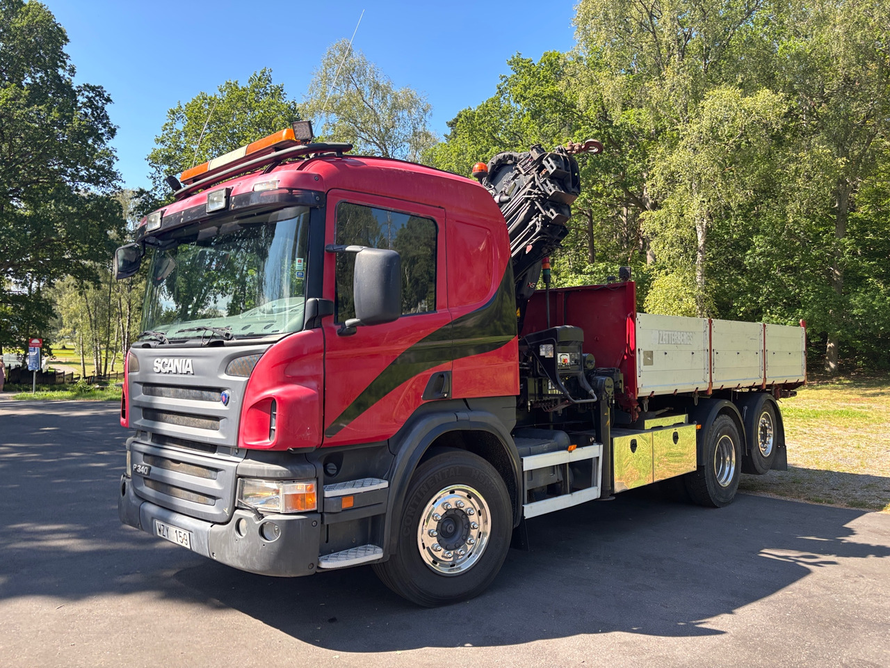 Scania P340LB6X2*4HHA - משאית צד נופל/ שטוחה: תמונה 1 Scania P340LB6X2*4HHA - משאית צד נופל/ שטוחה: תמונה 1