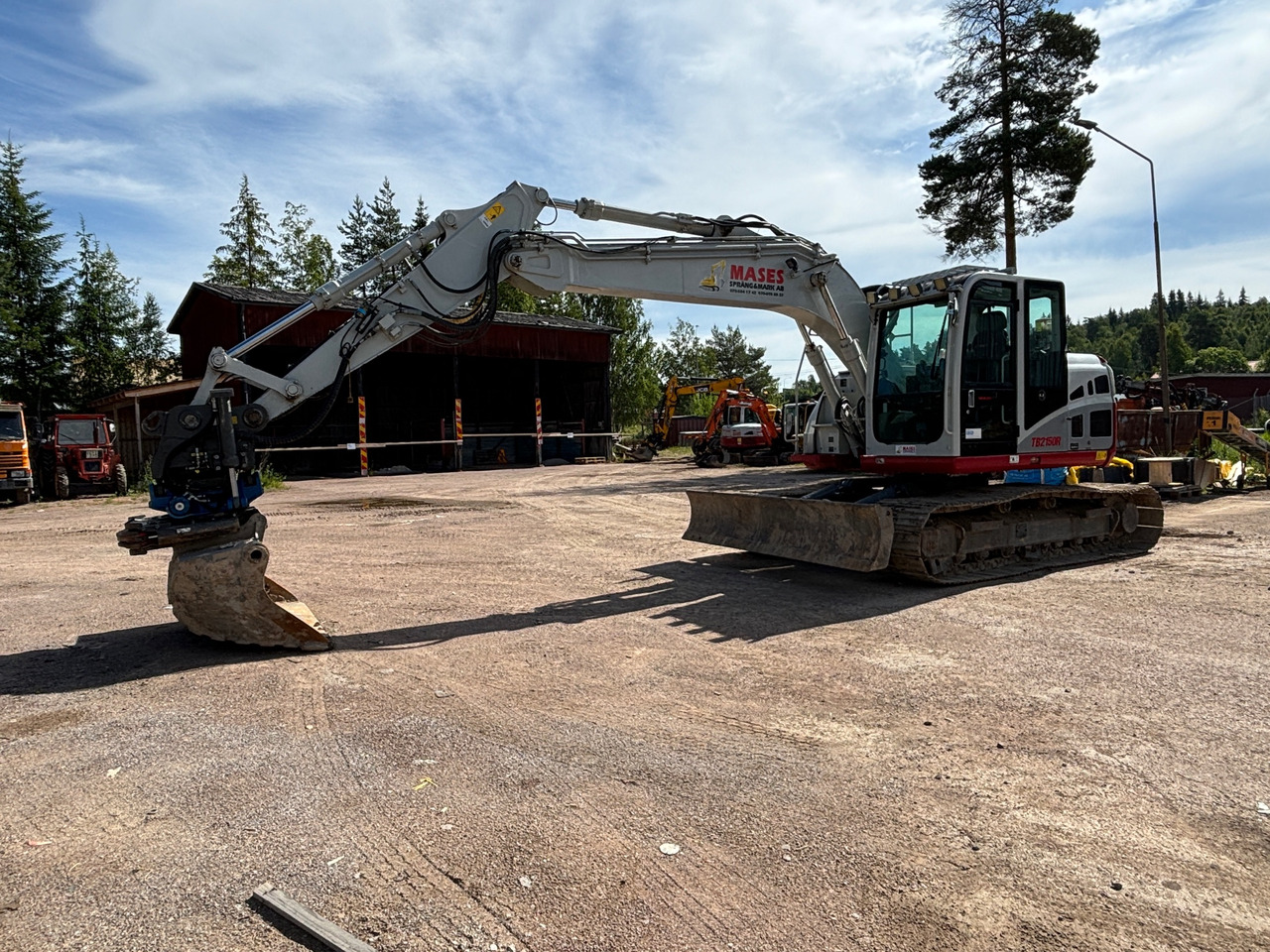 Takeuchi TB2150R - מחפר: תמונה 1 Takeuchi TB2150R - מחפר: תמונה 1