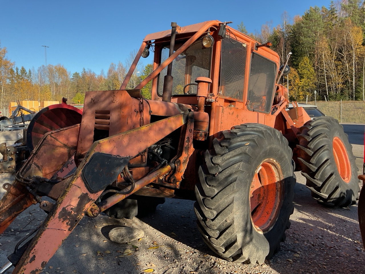 Valmet 465B - טרקטור חקלאי: תמונה 1 Valmet 465B - טרקטור חקלאי: תמונה 1