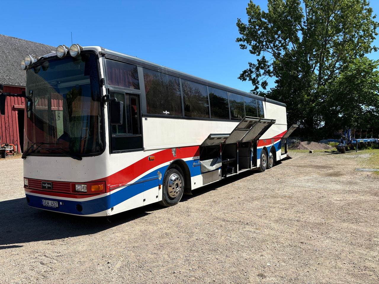 Volvo B10 M - מיניבוס, כלי רכב מסחרי לנוסעים: תמונה 1 Volvo B10 M - מיניבוס, כלי רכב מסחרי לנוסעים: תמונה 1