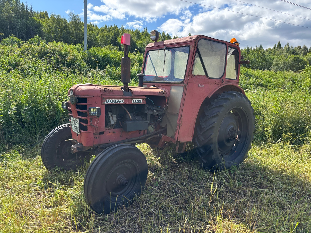 Volvo BM 350 - טרקטור חקלאי: תמונה 1 Volvo BM 350 - טרקטור חקלאי: תמונה 1