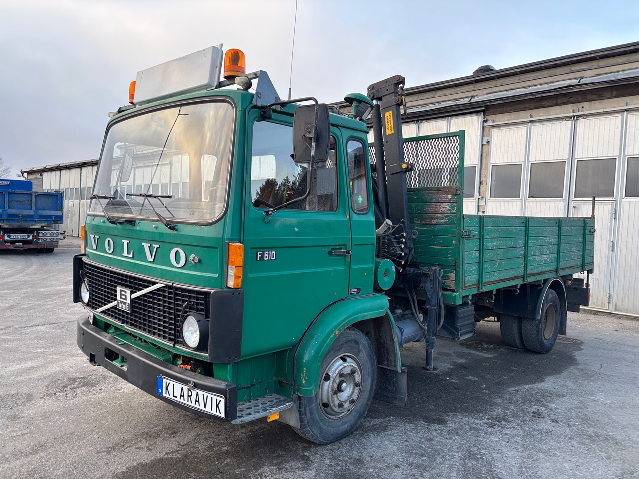 Volvo F 610 - משאית מנוף: תמונה 1 Volvo F 610 - משאית מנוף: תמונה 1