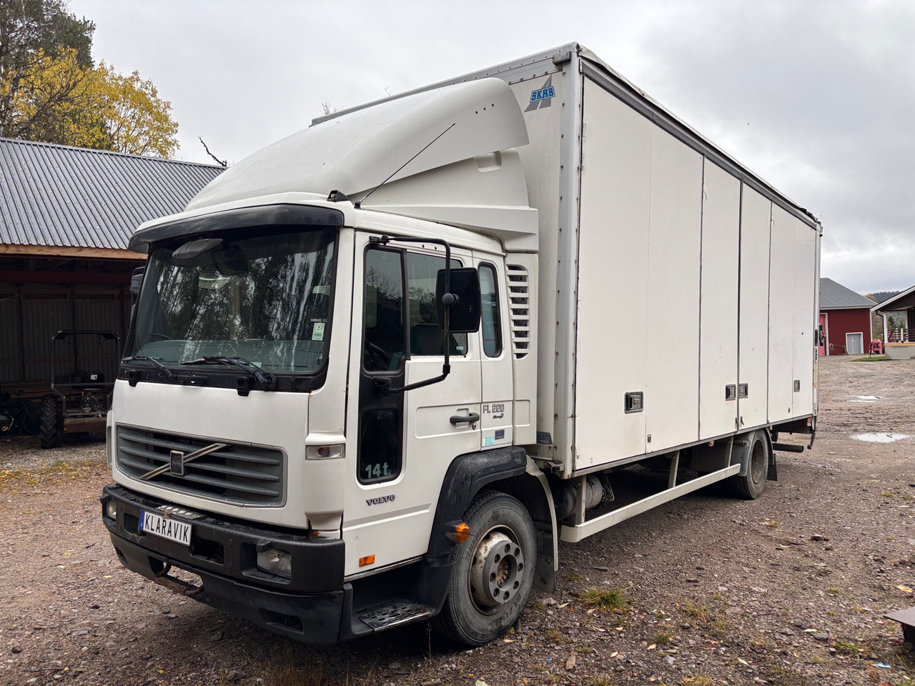 Volvo FL 220 - משאית: תמונה 1 Volvo FL 220 - משאית: תמונה 1