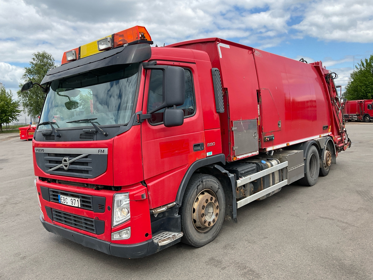 Volvo FM 330 - משאית אשפה: תמונה 1 Volvo FM 330 - משאית אשפה: תמונה 1