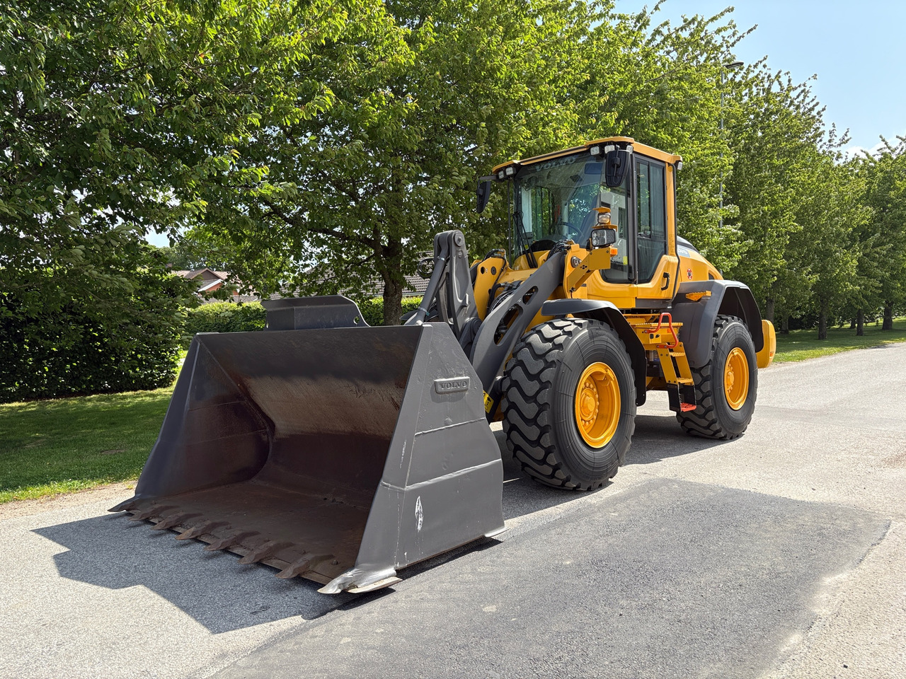 Volvo L90H - מעמיס גלגלים: תמונה 1 Volvo L90H - מעמיס גלגלים: תמונה 1