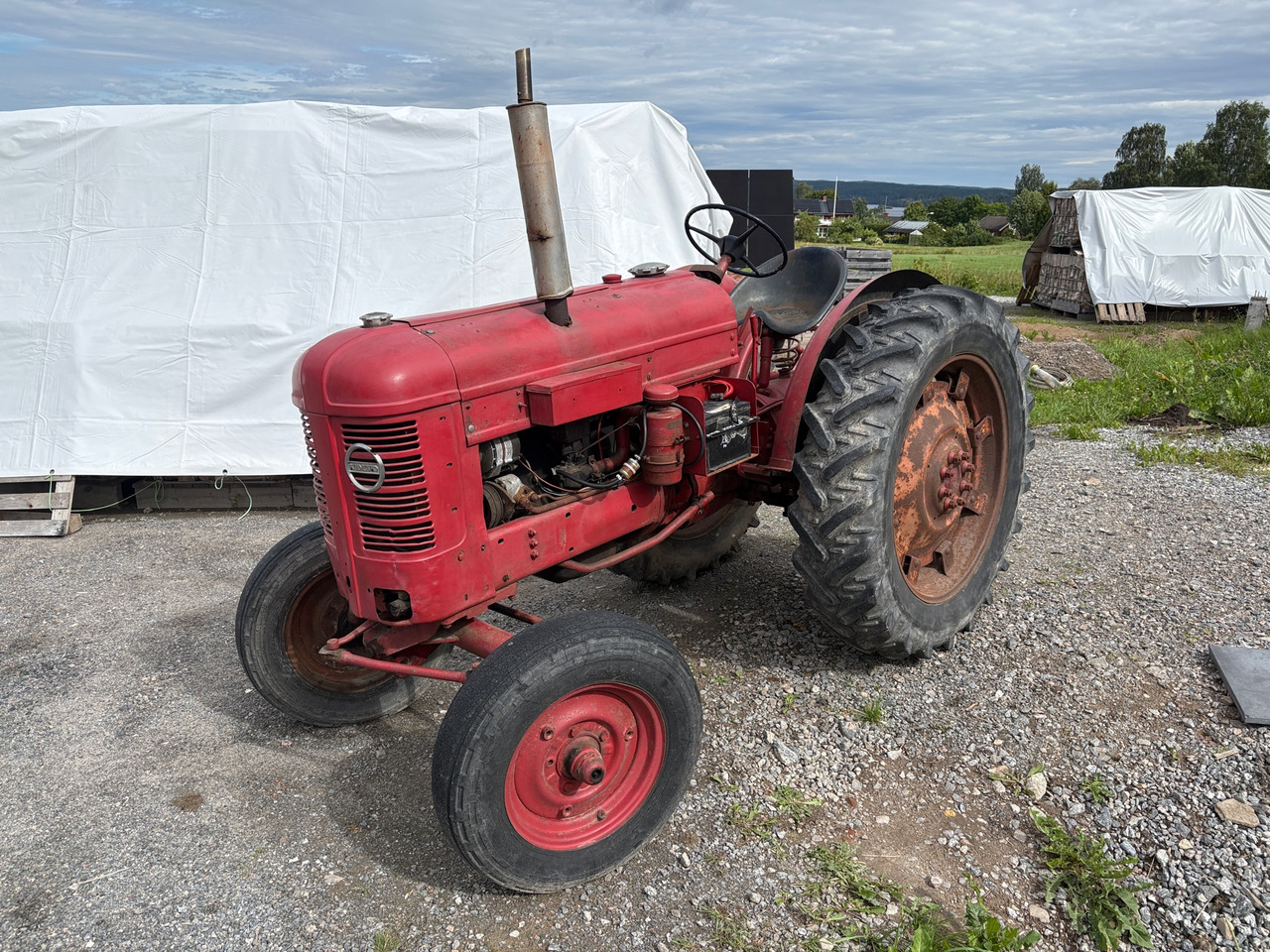 Volvo T-33 - טרקטור חקלאי: תמונה 1 Volvo T-33 - טרקטור חקלאי: תמונה 1