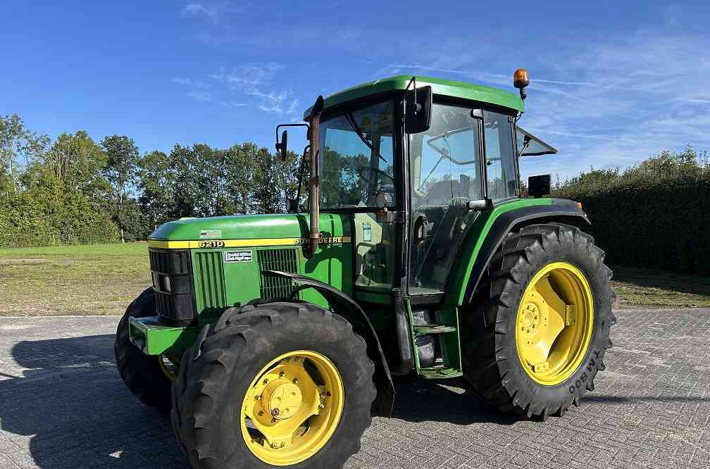 John Deere 6210 - טרקטור חקלאי: תמונה 1 John Deere 6210 - טרקטור חקלאי: תמונה 1