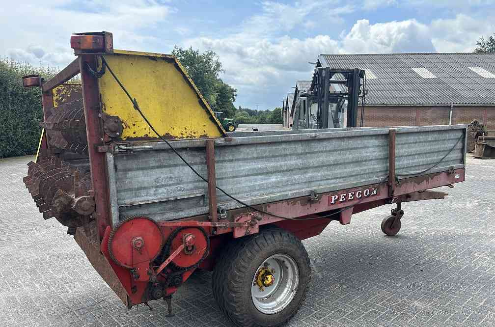Peecon mestwagen, mestverspreider - מפזרת זבל: תמונה 4 Peecon mestwagen, mestverspreider - מפזרת זבל: תמונה 4