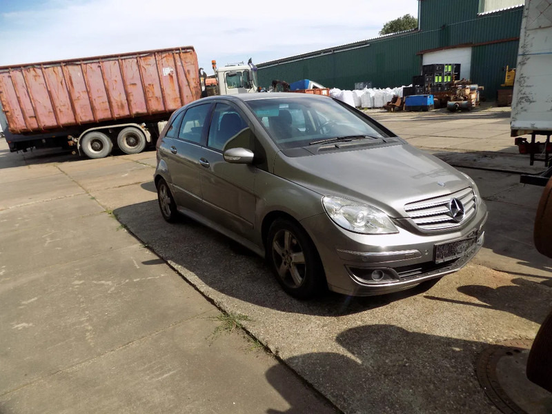 Mercedes-Benz B-Klasse 200 CDI - מכונית: תמונה 1 Mercedes-Benz B-Klasse 200 CDI - מכונית: תמונה 1