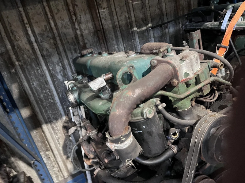 Volvo D60A met transmissie - מנוע עבור משאית: תמונה 1 Volvo D60A met transmissie - מנוע עבור משאית: תמונה 1