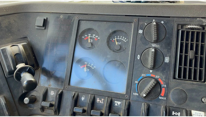 הַחכָּרָה Volvo FL 7 FL7 Vacuum toilet tanker 8000 liter Volvo FL 7 FL7 Vacuum toilet tanker 8000 liter: תמונה 9 הַחכָּרָה Volvo FL 7 FL7 Vacuum toilet tanker 8000 liter Volvo FL 7 FL7 Vacuum toilet tanker 8000 liter: תמונה 9