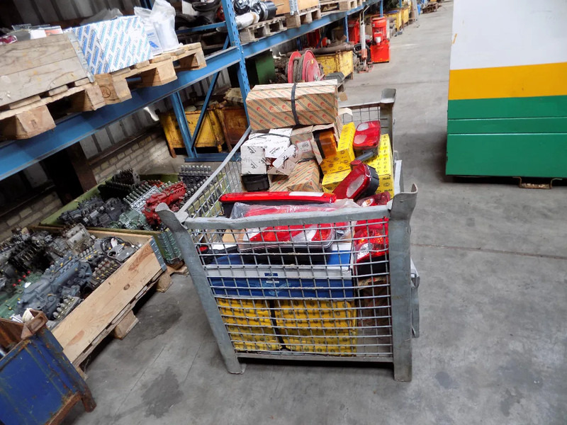 Verlichting voor truck en trailer HELLA VERLICHTING truck en trailer - פנס אחורי: תמונה 2 Verlichting voor truck en trailer HELLA VERLICHTING truck en trailer - פנס אחורי: תמונה 2