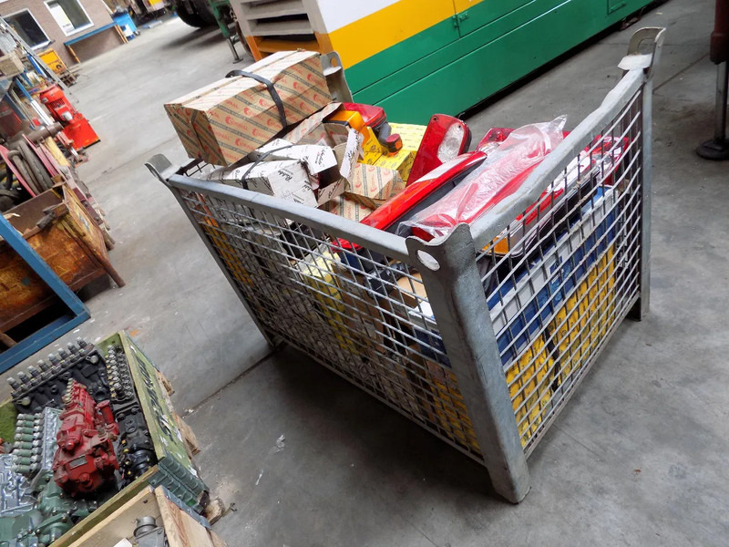 Verlichting voor truck en trailer HELLA VERLICHTING truck en trailer - פנס אחורי: תמונה 3 Verlichting voor truck en trailer HELLA VERLICHTING truck en trailer - פנס אחורי: תמונה 3