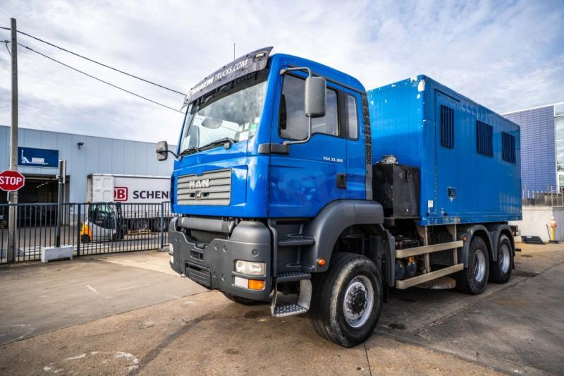 MAN TGA 33.363 FDAK- 6x6 + LABO - משאית תיבה: תמונה 1 MAN TGA 33.363 FDAK- 6x6 + LABO - משאית תיבה: תמונה 1