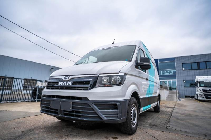 MAN TGE 3.140 - כלי רכב מסחרי עם לוח: תמונה 2 MAN TGE 3.140 - כלי רכב מסחרי עם לוח: תמונה 2