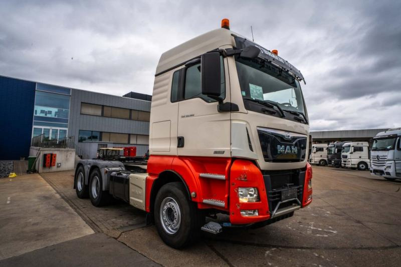 MAN TGX 33.560 XLX BLS+BIG AXLES+INTARDER - יחידת טרקטור: תמונה 2 MAN TGX 33.560 XLX BLS+BIG AXLES+INTARDER - יחידת טרקטור: תמונה 2