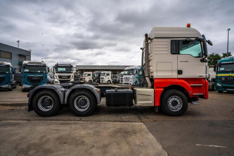 MAN TGX 33.560 XLX BLS+BIG AXLES+INTARDER - יחידת טרקטור: תמונה 3 MAN TGX 33.560 XLX BLS+BIG AXLES+INTARDER - יחידת טרקטור: תמונה 3