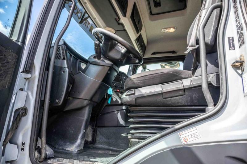 Interior photo 1: יחידת טרקטור Mercedes AROCS 2648 LS - 6x4