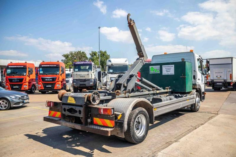 Mercedes ATEGO 1222 K - משאית הרמת וו: תמונה 3 Mercedes ATEGO 1222 K - משאית הרמת וו: תמונה 3