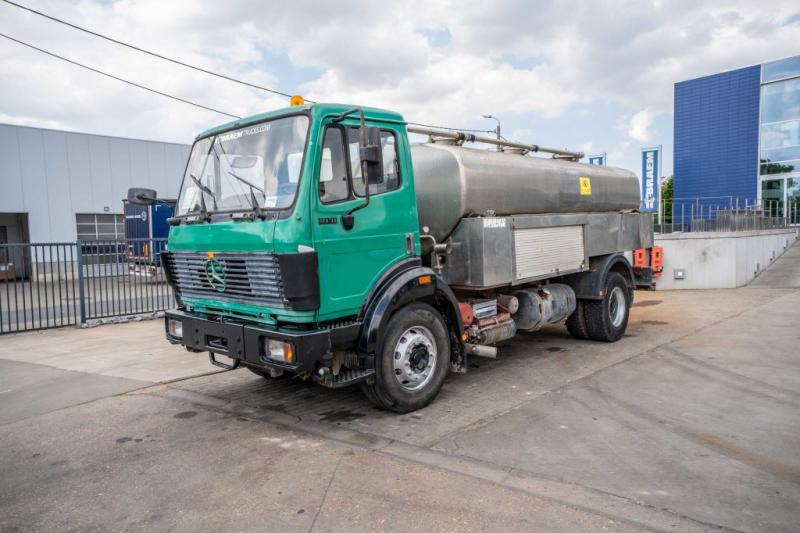 Mercedes SK 1831 L - WATER/EAU-11.500 L/3 Comp. - משאית מכל: תמונה 1 Mercedes SK 1831 L - WATER/EAU-11.500 L/3 Comp. - משאית מכל: תמונה 1
